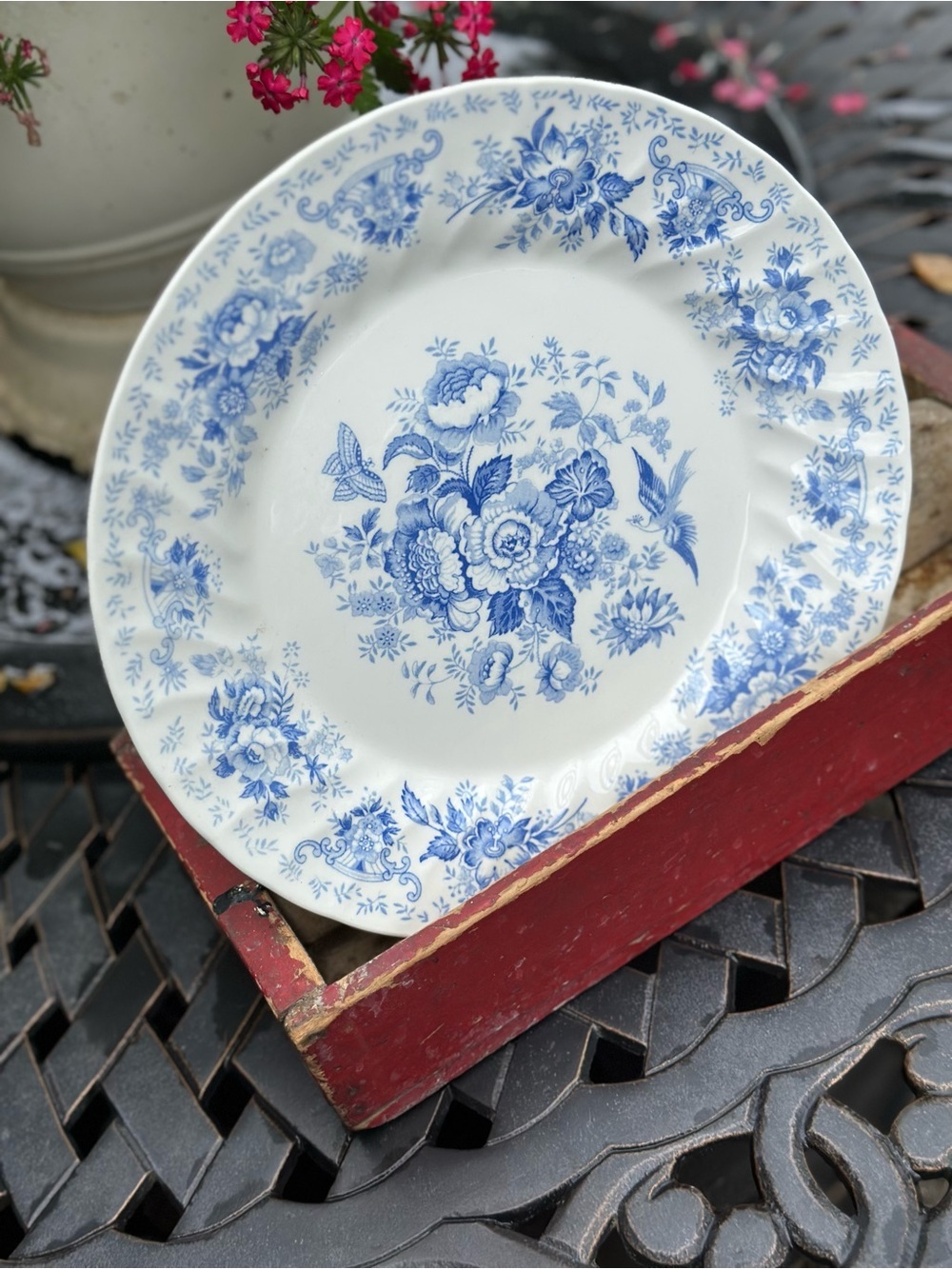 Queens Oriental Garden 10 inch Dinner Plate Blue White Transferware England